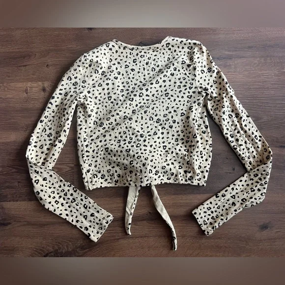 NWOT Sunday Best Leopard Print Tie-Front Cardigan - Picture 6 of 6